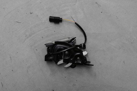 Лівий замок капота для BMW G30 G31 G32 G11 G12 G01 G02 G05 G06 G07 (51237347404) 51237347404 фото