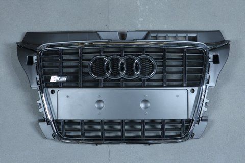 Решітка радіатора на Audi A3 8P (Стиль S-Line) Сіра з хромом A3-S102 фото
