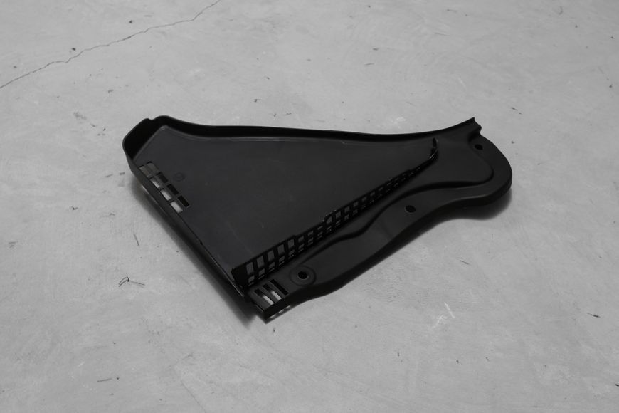 Левая накладка водостока для BMW F10 F11 (2010-2017) 51717216977 51717216977 фото
