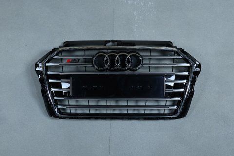 Решетка радиатора на Audi A3 8V (Стиль S-Line) Черная с хромом A3-S171 фото