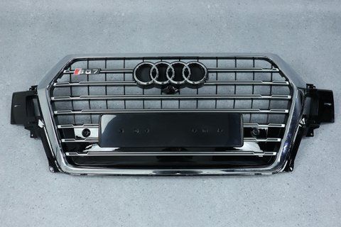 Решітка радіатора на Audi Q7 4M (Стиль S-Line SQ7) Чорна з хромом Q7-S153 фото