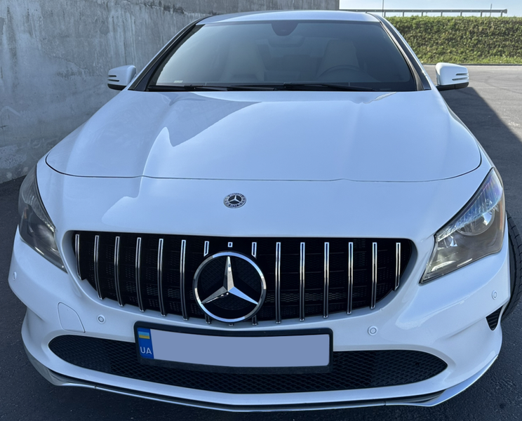 Решітка радіатора на Mercedes CLA-Class C117 (Стиль GT) Чорна з хромом MB-W117173 фото