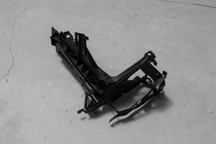 Кронштейн передньої фари для BMW 7 Series F01 F02 (2008-2015) Правий (51647184160) 51647184160 фото