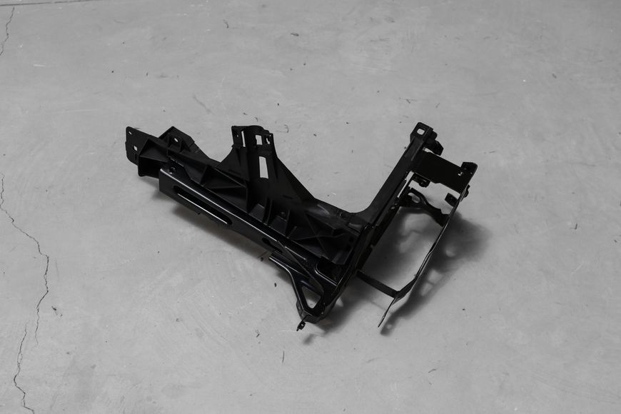 Кронштейн передньої фари для BMW 7 Series F01 F02 (2008-2015) Правий (51647184160) 51647184160 фото