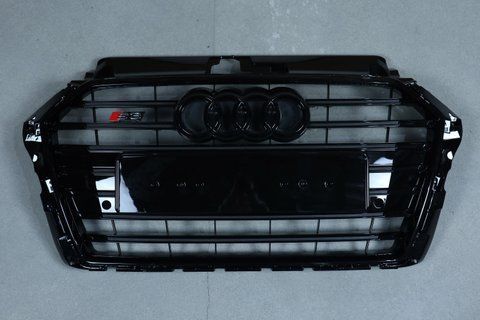 Решетка радиатора на Audi A3 8V (Стиль S-Line) Черный глянець A3-S173 фото