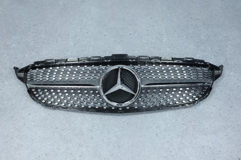 Решетка радиатора на Mercedes C-Class W205 (Стиль Diamond) (без места под камеру) Серая с хромом MB-W205152 фото