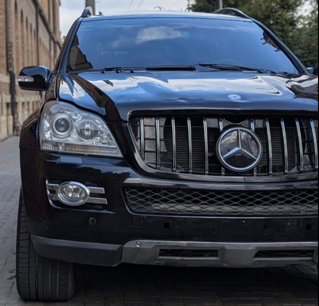 Решітка радіатора на Mercedes GL-Class X164 (Стиль GT) Чорна з хромом MB-X164121 фото