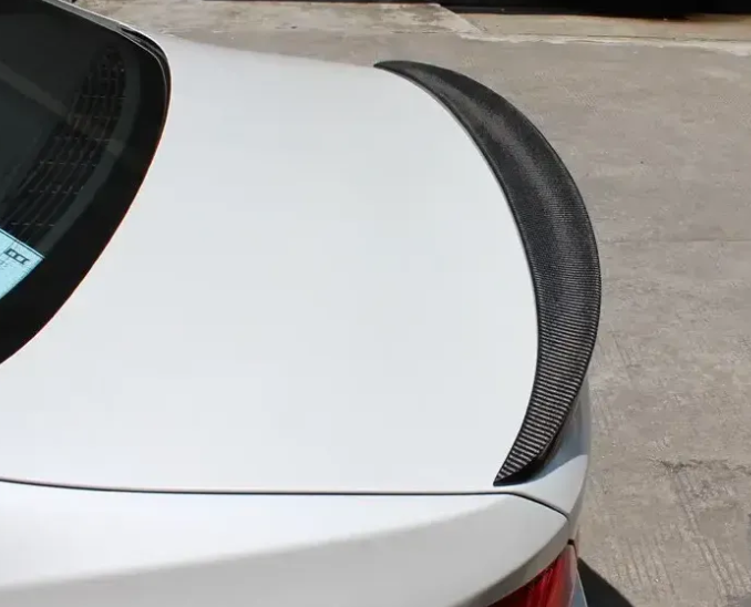 Спойлер для BMW G30 M5 F90 (Стиль M Performance) Карбон  1225 фото
