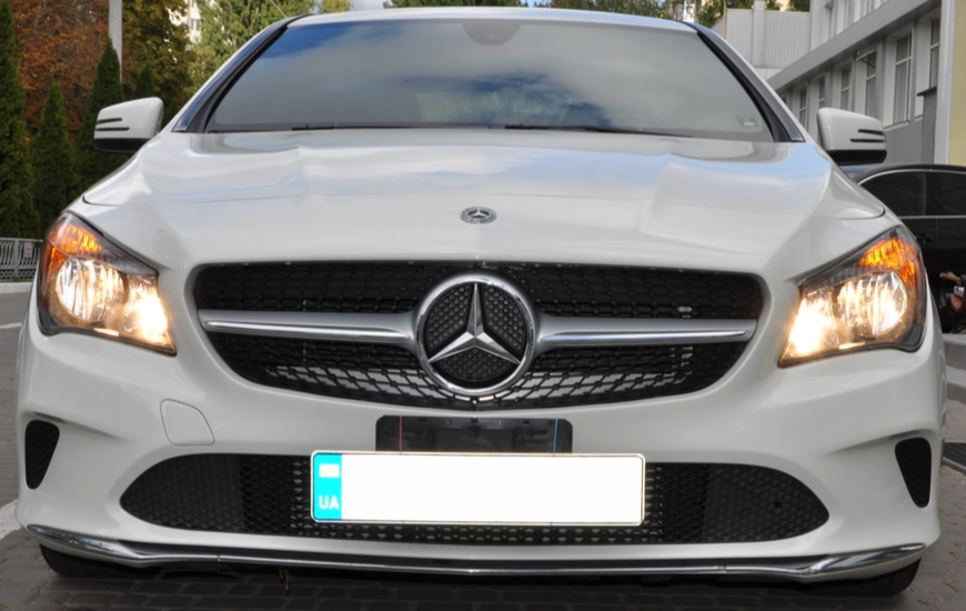 Решітка радіатора на Mercedes CLA-Class C117 (Стиль AMG) Чорна з хромом MB-W117175 фото