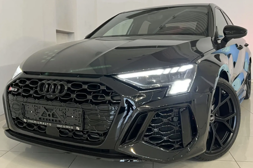Решітка радіатора на Audi A3 8V (Стиль RS3) Чорний глянець під радар CYC-020RS3 фото