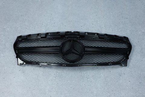 Решітка радіатора на Mercedes CLA-Class C117 (Стиль AMG) Чорна MB-W117176 фото