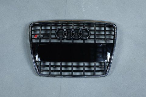 Решетка радиатора на Audi A6 C6 (Стиль S-Line S6) Черная с хромом A6-S1011 фото
