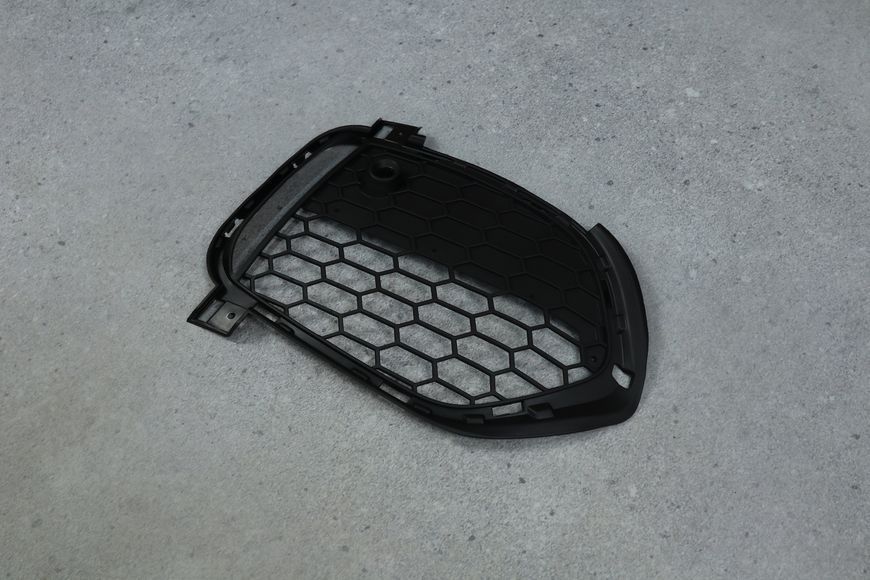 Решетка переднего бампера на BMW X5 F15 (2013-2018) (51118064634) Правая (M Paket) 51118064634 фото