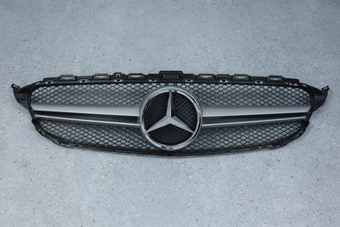 Решетка радиатора на Mercedes C-Class W205 (Стиль AMG) (без места под камеру) Черная с серым MB-W205173 фото