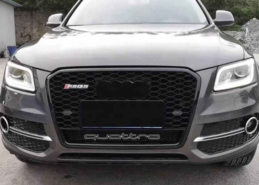Решітка радіатора на Audi Q3 8U (Стиль RS QUATTRO) Чорний глянець Q3-RS132Q фото