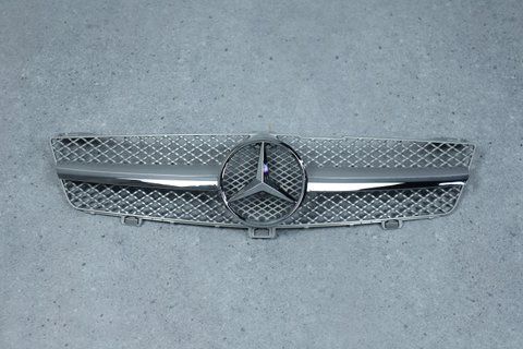 Решетка радиатора на Mercedes CLS-Class C219 (Стиль AMG) Серая с хромом MB-W219094 фото