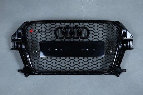 Решітка радіатора на Audi Q3 8U (Стиль RS) Чорний глянець Q3-RS132 фото