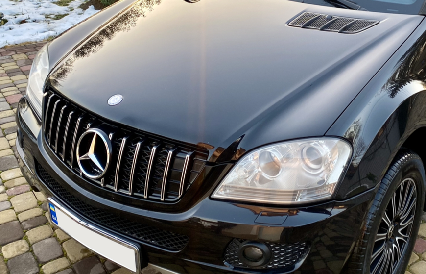 Решітка радіатора на Mercedes ML-Class W164 (Стиль GT) Чорна з хромом MB-W164091 фото