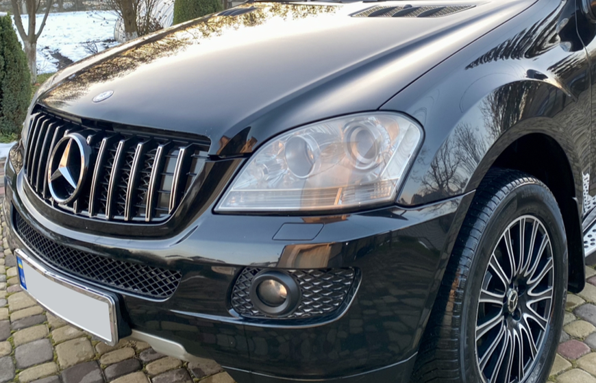 Решітка радіатора на Mercedes ML-Class W164 (Стиль GT) Чорна з хромом MB-W164091 фото