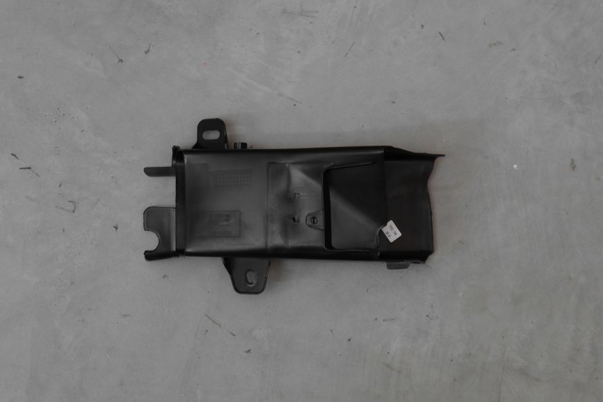 Повітропровід переднього бампера для BMW 5 Series F10 F11 (2010-2017) 51747200798 (Правий) 51747200798 фото