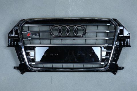 Решітка радіатора на Audi Q3 8U (Стиль S-Line SQ3) Чорна з хромом Q3-S131 фото
