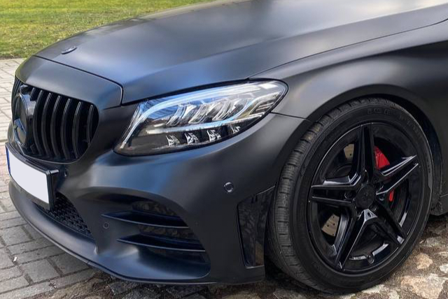 Решітка радіатора на Mercedes C-Class W205 (Стиль GT) (з місцем під камеру) Чорна 301226 фото