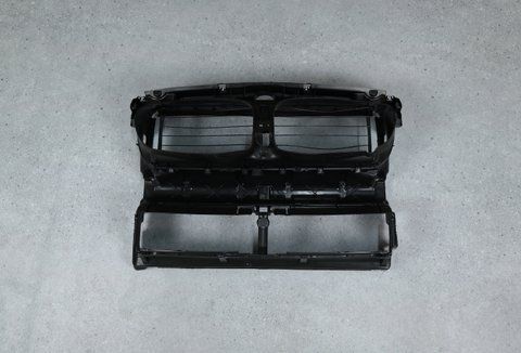 Воздуховод радиатора (не адаптивный) для BMW 5 Series F10 F11 (2010-2017) 51747200781 51747200781 фото