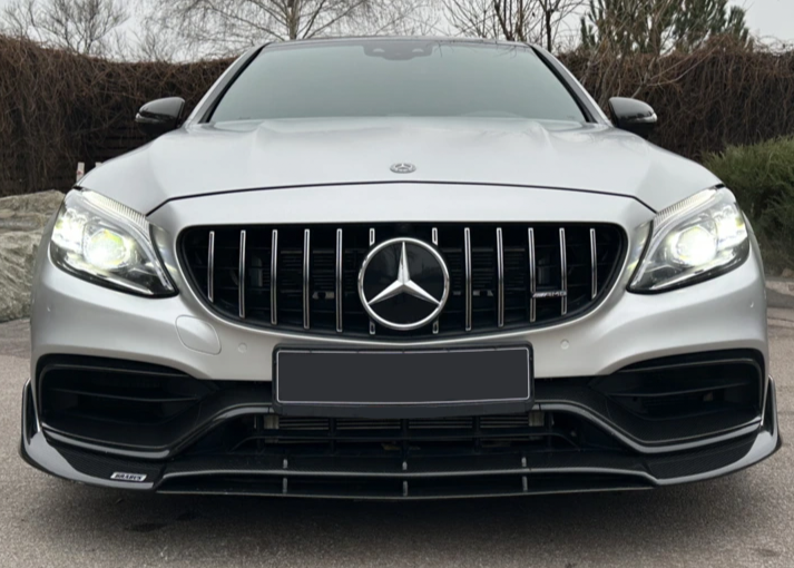 Решітка радіатора на Mercedes C-Class W205 (Стиль GT) (з місцем під камеру) Чорна з хромом 301228 фото