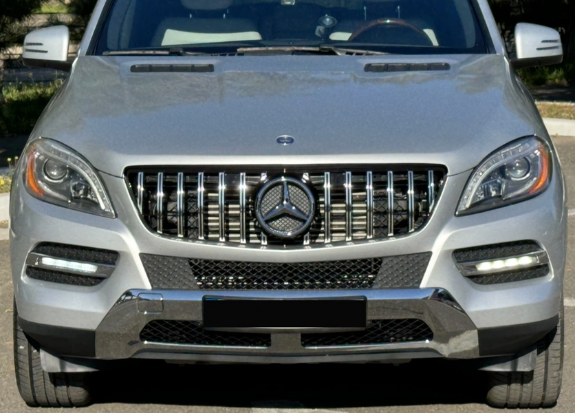 Решітка радіатора на Mercedes ML-Class W166 (Стиль GT) Чорна з хромом MB-W166121 фото