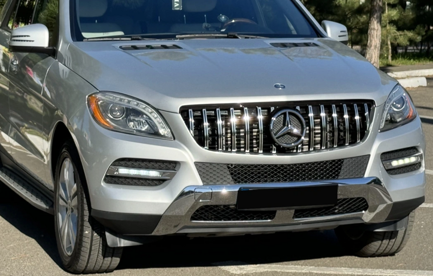 Решітка радіатора на Mercedes ML-Class W166 (Стиль GT) Чорна з хромом MB-W166121 фото