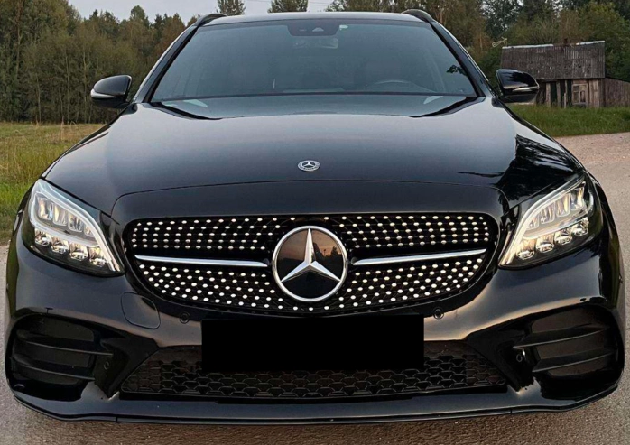 Решетка радиатора на Mercedes C-Class W205 (Стиль Diamond) (с&nbsp;местом под камеру) Черная с хромом 353535 фото