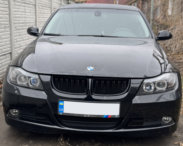 Решітка радіатора ніздрі BMW E90 E91 Подвійні Чорний Глянець (2005-2008)  1426 фото