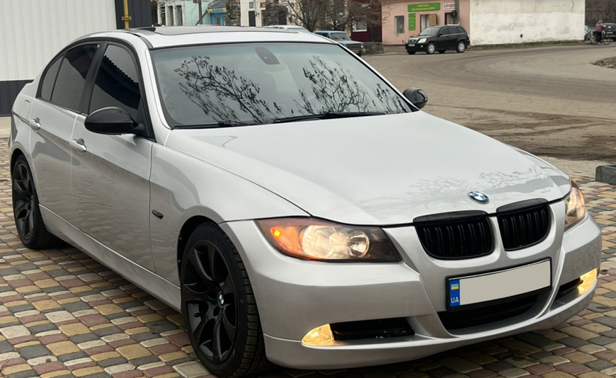 Решітка радіатора ніздрі BMW E90 E91 Подвійні Чорний Глянець (2005-2008)  1426 фото