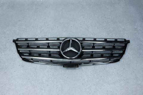 Решітка радіатора на Mercedes ML-Class W166 (Під оригінал) Чорна з хромом MB-W166123 фото