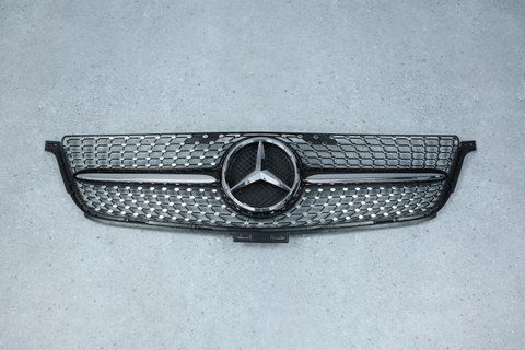 Решітка радіатора на Mercedes ML-Class W166 (Стиль Diamond) Чорна з хромом MB-W166125 фото