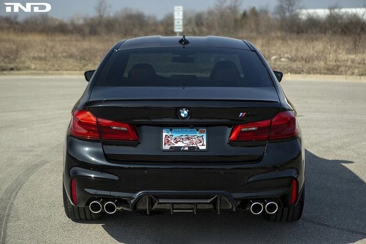 Накладка заднего бампера (Диффузор) на BMW G30 G31 (Стиль M5 Competition) Черный глянец (M-Paket бампер) 7507 фото