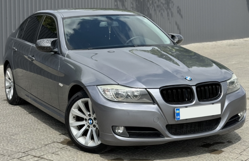 Решетка радиатора ноздри BMW E90 E91 Двойные Черный Глянец (2008-2012) 1496 фото