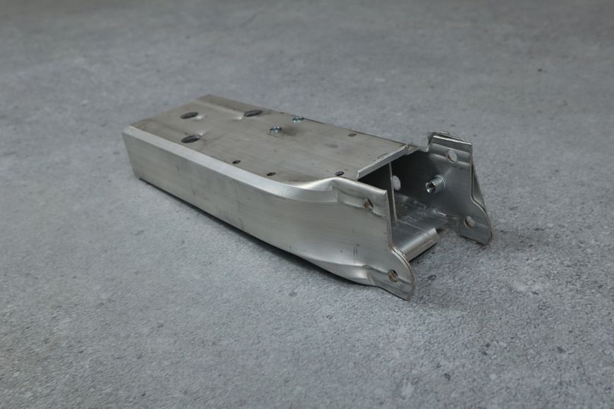 Кріплення радіатора для BMW F20 F21 F23 F22 F87 F30 F31 F35 F80 F34 (51117266192) Праве 51117266192 фото