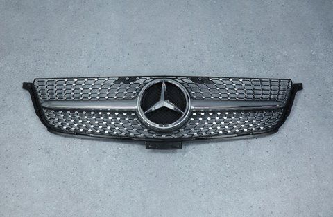 Решітка радіатора на Mercedes ML-Class W166 (Стиль Diamond) Сіра з хромом MB-W166124 фото