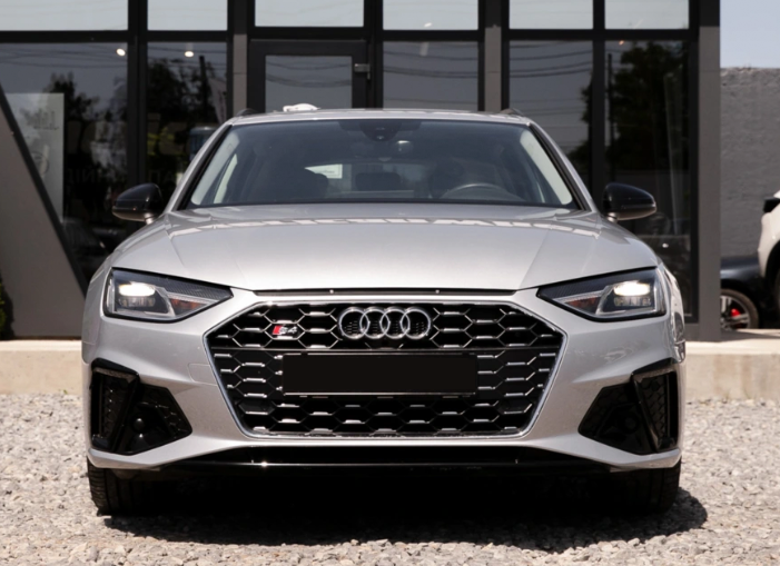 Решітка радіатора на Audi A4 B9 (Стиль S4) Чорна з сірим A4-S201 фото