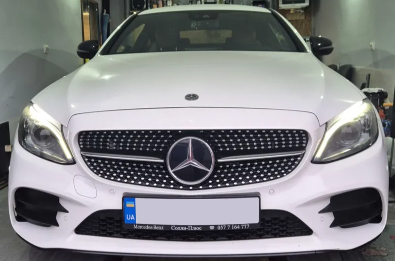 Решетка радиатора на Mercedes C-Class W205 (Стиль Diamond) (без места под камеру) Черная с хромом MB-W205192 фото