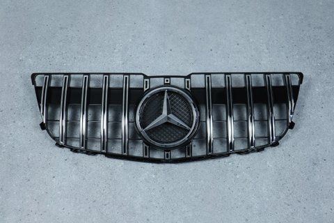 Решітка радіатора на Mercedes GLK-Class X204 (Стиль GT) Чорна з хромом MB-X204146 фото