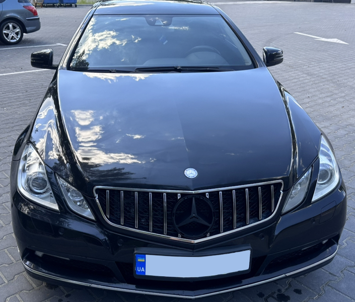 Решітка радіатора на Mercedes E-class Coupe C207 (Стиль GT) Чорна з хромом MB-W20791 фото