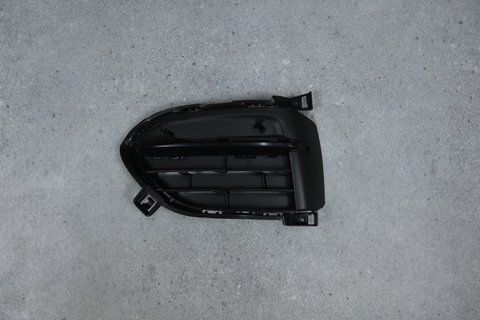 Левая решетка противотуманной фары на BMW X6 F16 (2014-2019) 51117319777 51117319777 фото
