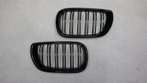 Решетка радиатора ноздри BMW E46 Седан/Универсал Черный Глянец (2002-2006)  7596 фото
