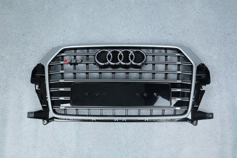 Решітка радіатора на Audi Q3 8U (Стиль S-Line SQ3) Чорна з сірим Q3-S163 фото