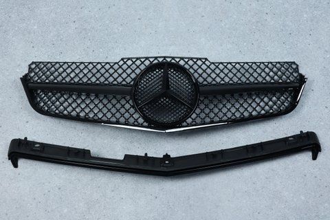 Решітка радіатора на Mercedes E-class Coupe C207 (Стиль AMG) Чорна  MB-W20793 фото