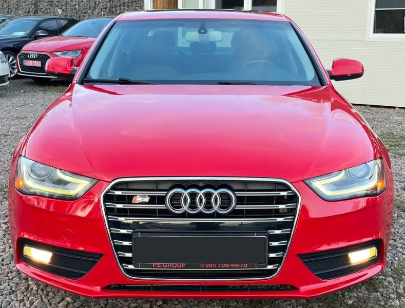 Решітка радіатора на Audi A4 B8 (Стиль S4) Чорна з хромом A4-S131 фото