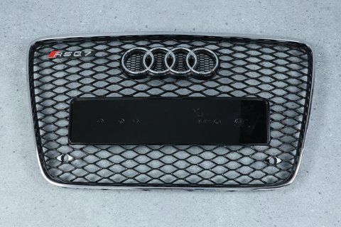 Решітка радіатора на Audi Q7 4L (Стиль RSQ7) Чорна з хромом Q7-RS141 фото