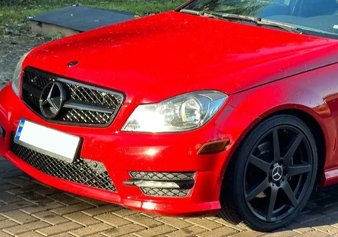 Решітка радіатора на Mercedes C-Class W204 (Стиль AMG) Чорна матова MB-W20406922 фото